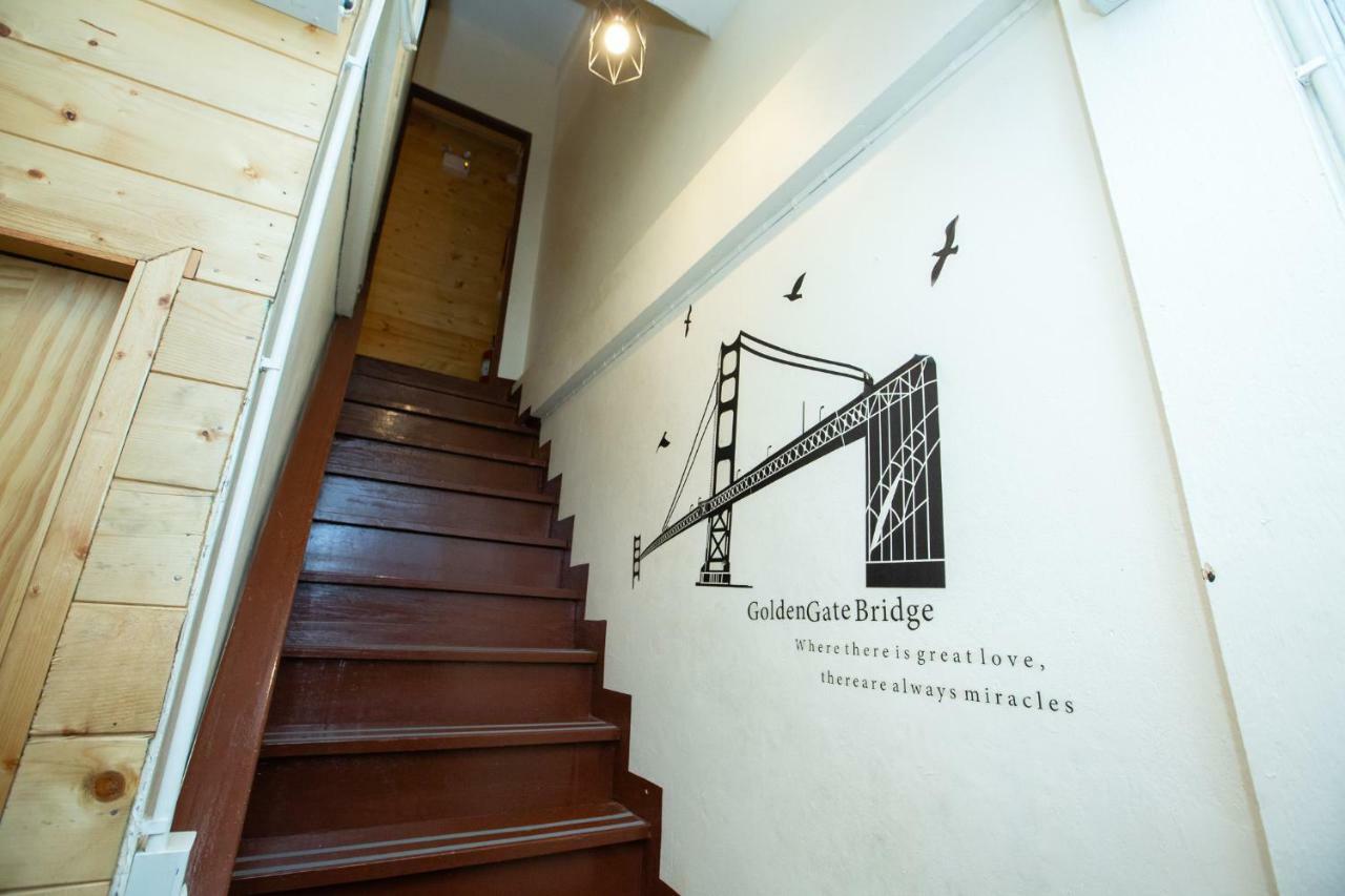 The Bridge Hostel Бангкок Экстерьер фото